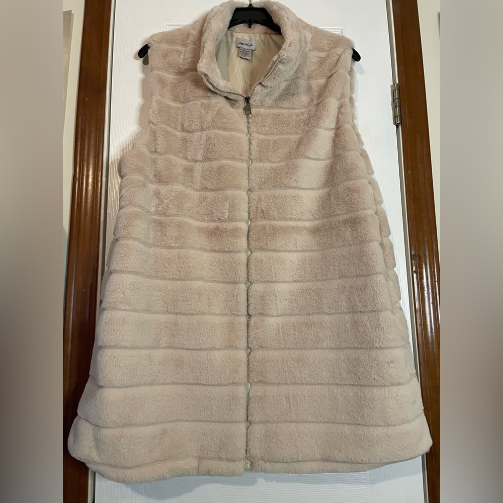 NWT Le Moda Faux Fur Zip-Front Vest – Neutral Beige - Size 2X